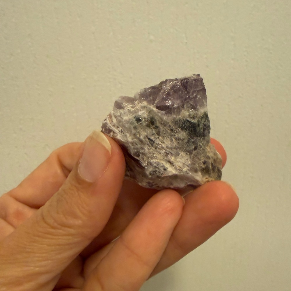 Natural Amethyst Genstone